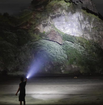 Rox 0212 Şarjlı Led El Feneri 2000 Lümen