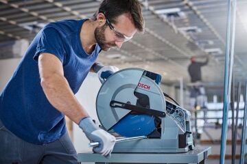BOSCH Expert Steel 305x2.6x25.4 mm 60 Diş Elmas Uçlu Metal Kesme Daire Testeresi (2608643060)