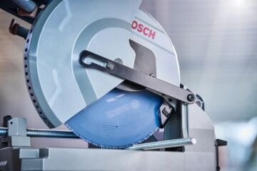 BOSCH Expert Steel 305x2.6x25.4 mm 60 Diş Elmas Uçlu Metal Kesme Daire Testeresi (2608643060)