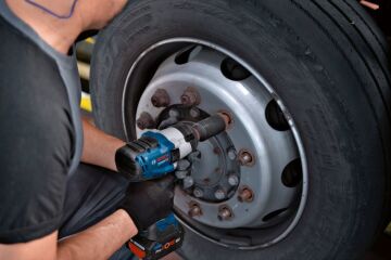 BOSCH GDS 18 V-1000 Şarjlı Somun Sıkma 18 Volt 1/2 Soket 5.0 Amper