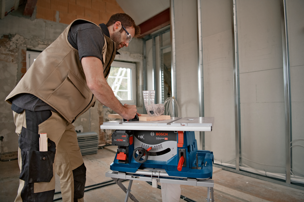 BOSCH GTS 18V-216 Akülü Tezgah Tip Yatay Daire Testere 18 Volt 216 mm (Akü ve Şarj Aleti Hariç)