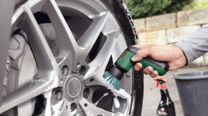 BOSCH UniversalBrush Akülü Temizleme Makinası