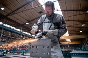 BOSCH GWS 17-125 PS Avuç Taşlama 1700 Watt Devir Ayarlı (İnce Gövdeli)