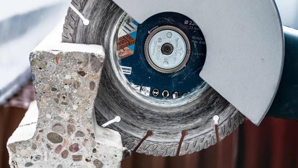 BOSCH Expert MultiMeterial Yapı Malzemeleri İçin Elmas Testere 230 mm