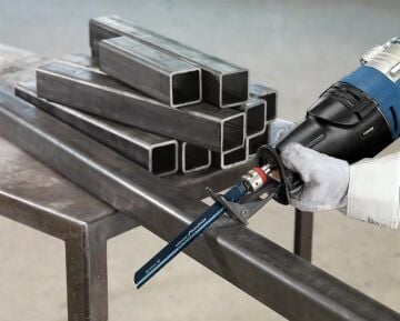 BOSCH S 1127 BEF Kalın Metal Kesimi İçin Ağır Hizmet Tilki Kuyruğu Testere Ucu 225 mm