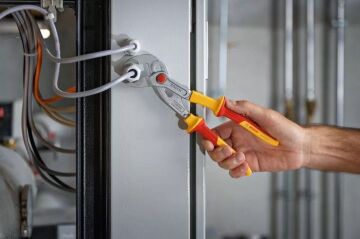 BOSCH Profesyonel İzoleli VDE 1000 Volt Fort Pense 250 mm(1600A02NE5)