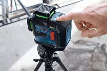 BOSCH GLL 80-33 G Akülü Yeşil Lazer Terazi 3x360 Derece Mıknatıs Sehpalı