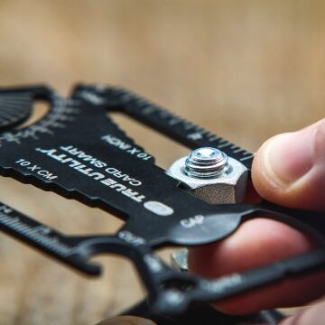 TRUE UTILITY Cardsmart Çok Amaçlı Kart Anahtarlık (TU 207K)