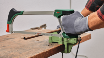 BOSCH Universal 300 mm Demir Testere Kolu 3 Yedek Testereli (1600A033BK)