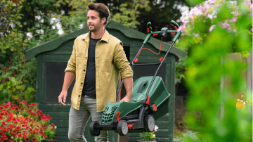 BOSCH Universal Rotak 37-555 Elektrikli Çim Biçme Makinası 37 Cm Bıçaklı 1400 Watt